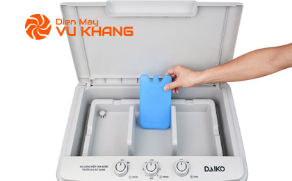 Tặng kèm 2 hộp đá khô - Quạt điều hoà Daikiosan DKA-04500A